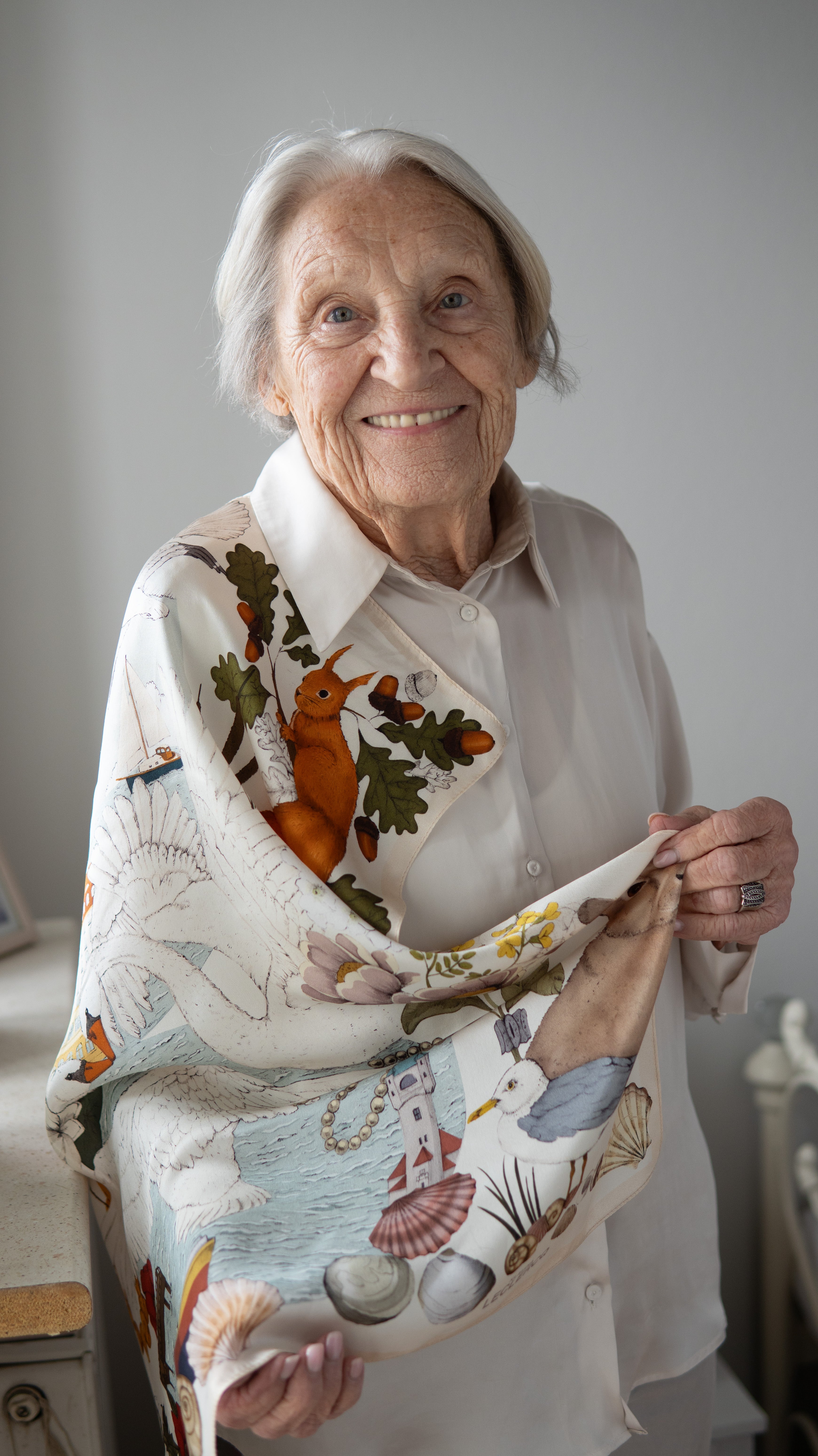Jedwabna apaszka „Teresa 1946”